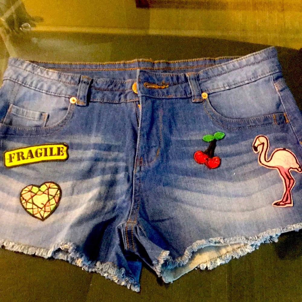 Shorts with decals